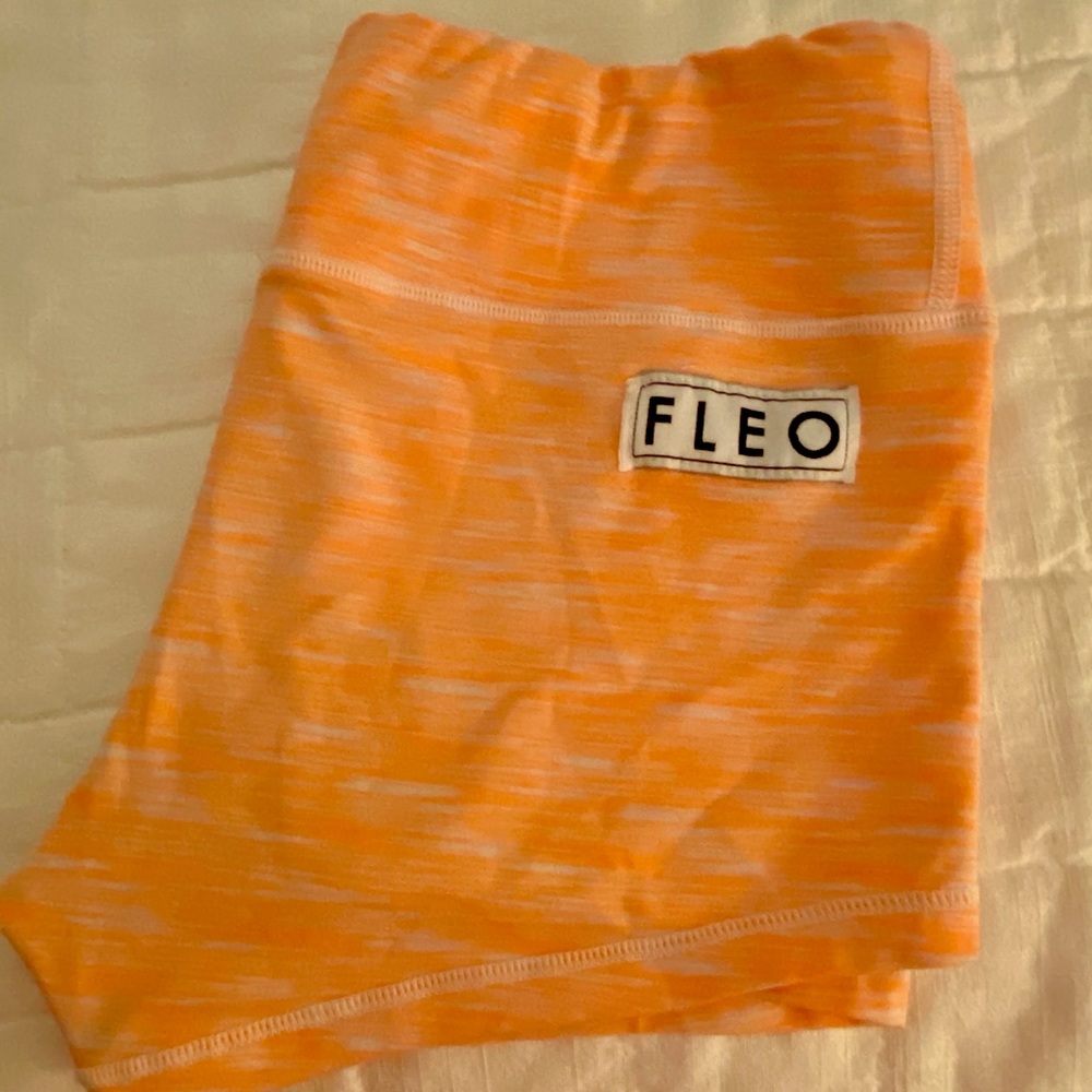 FLEO Shorts 🧡